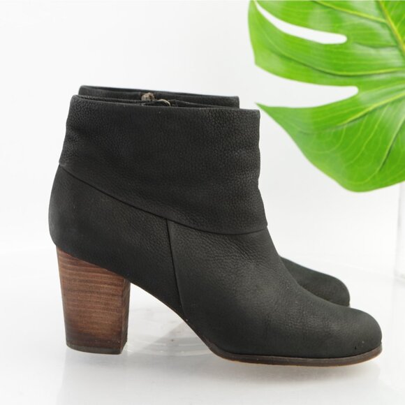 Cole Haan Womens Cassidy Boots Size 8.5 Black Nubuck Block Heel Booties Comfy - Picture 7 of 12